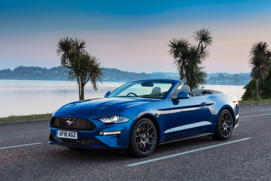  Ford Mustang EcoBoost Convertible 2018 года  (UK) (фото 1 из 4)
